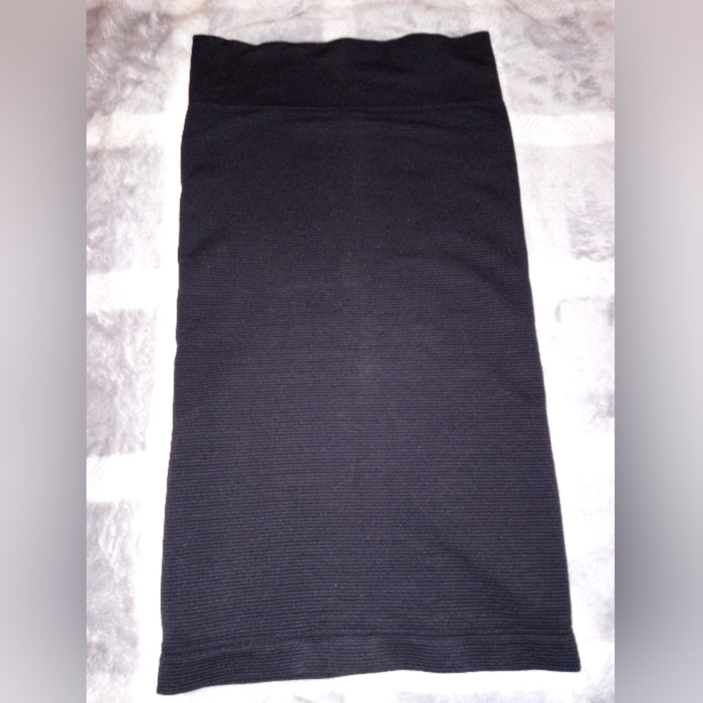NWOT Victorias secret black pencil skirt